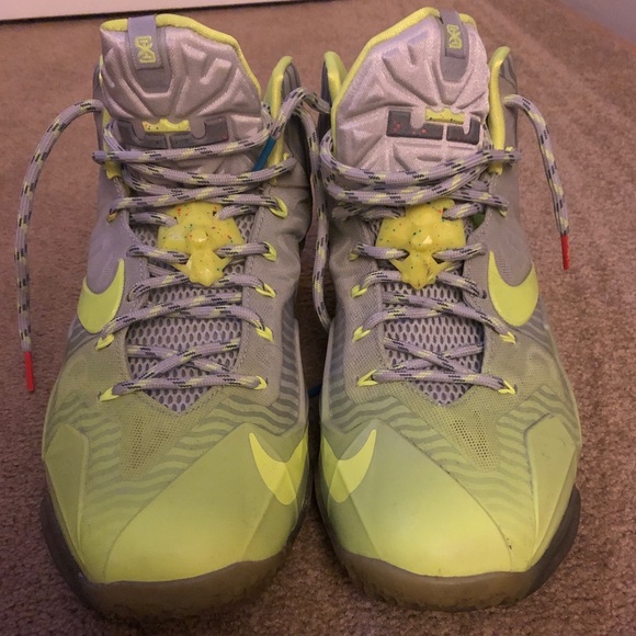 Sneakers - Picture 1 of 3